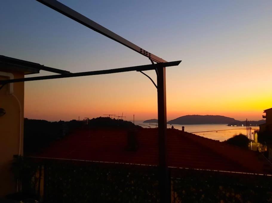 La Terrazza Sul Golfo Dei Poeti Con Vista Mare Apartman Pitelli Kültér fotó
